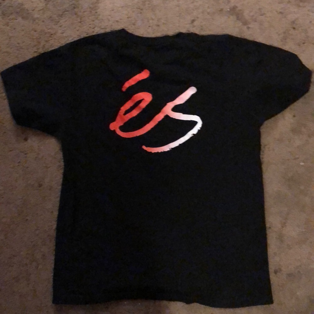 Es team shirt